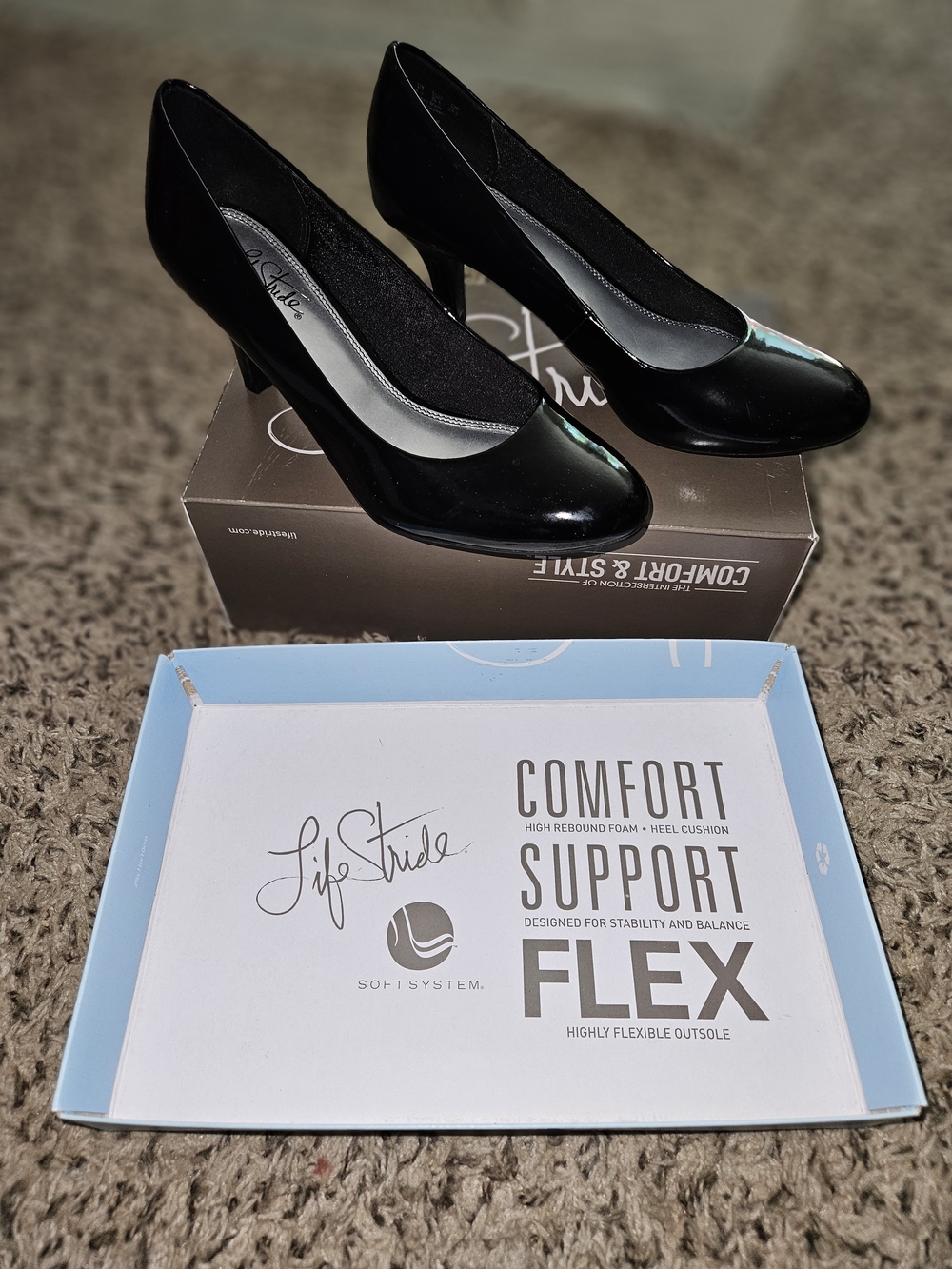 Life Stride Black Patent Low Heel Dress Pumps